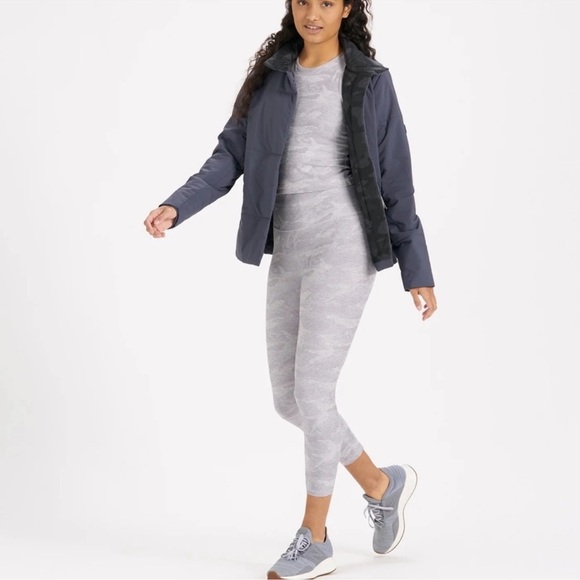 Vuori Clean Elevation Legging in Pale Heather Camo size Medium - Picture 2 of 8